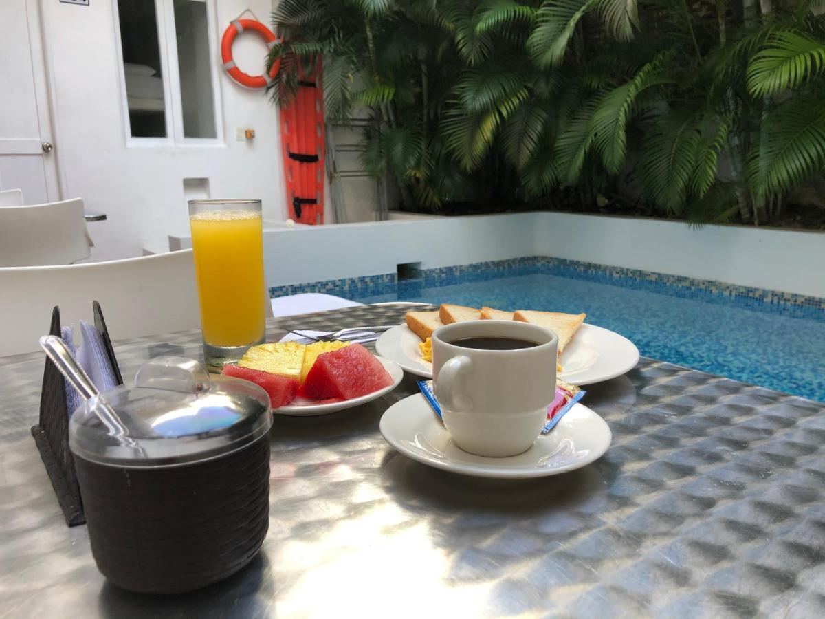 Casa Escallon Hostel *