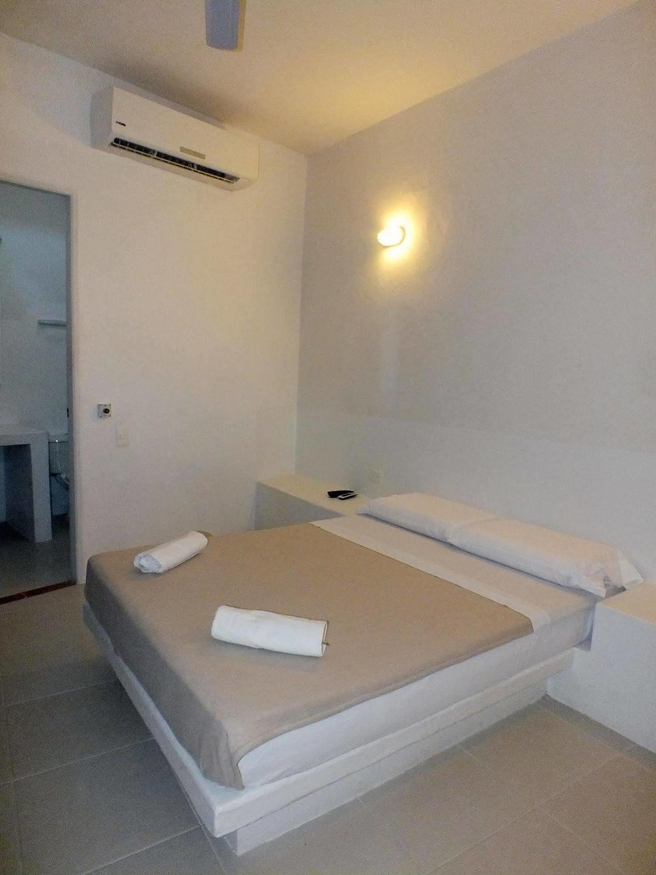 Casa Escallon Hostel *