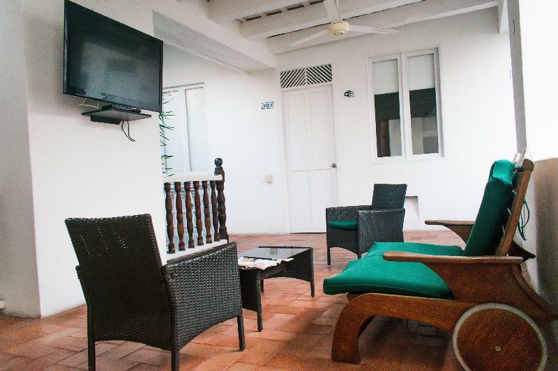 Casa Escallon Hostel *