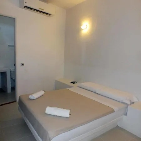 Casa Escallon Hostel *
